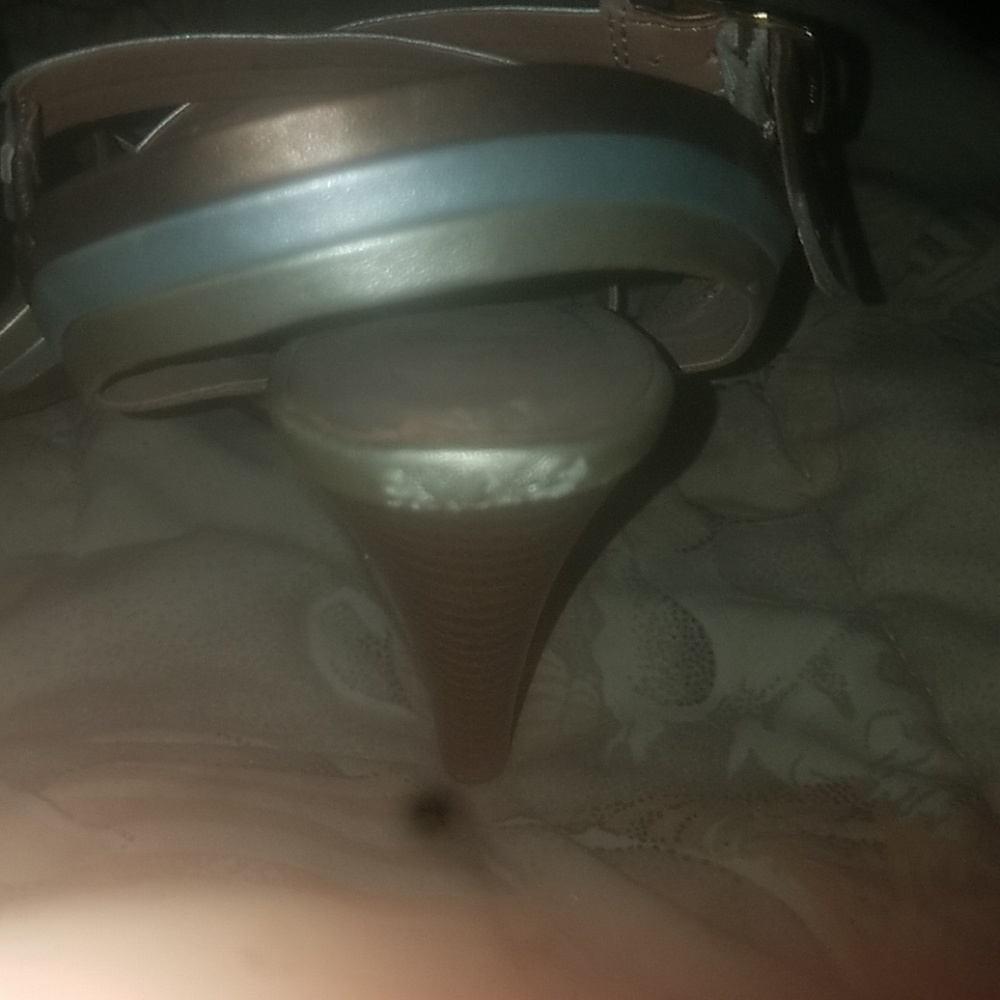 High heels - Picture 2 of 2